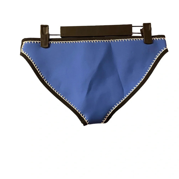 TRIANGL CROCHET BIKINI BOTTOMS - Picture 2 of 4